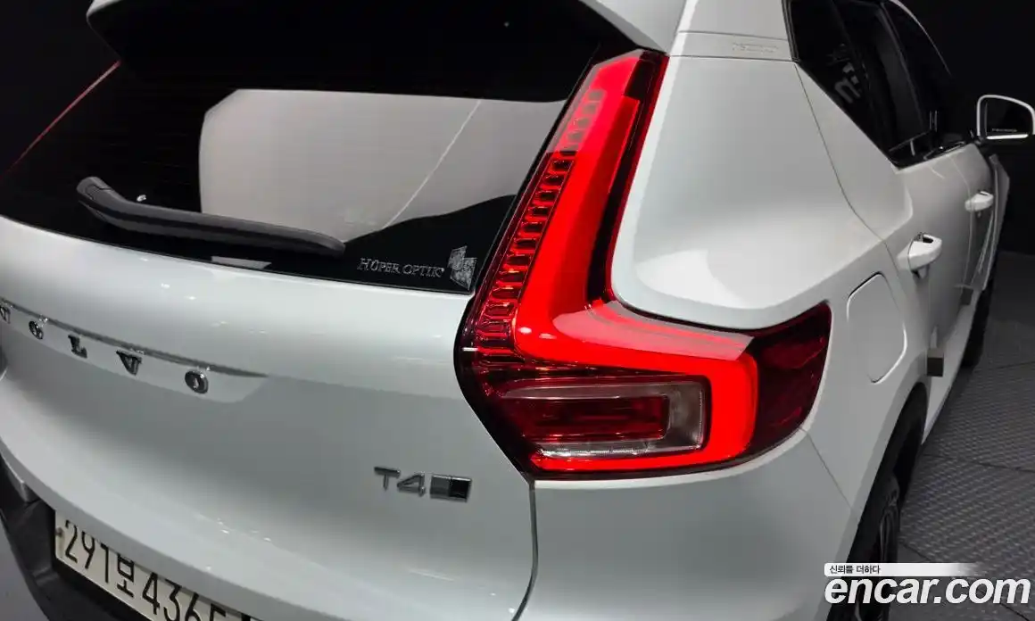 Volvo XC40 2020 2.0 автомат (гидро), фото 9
