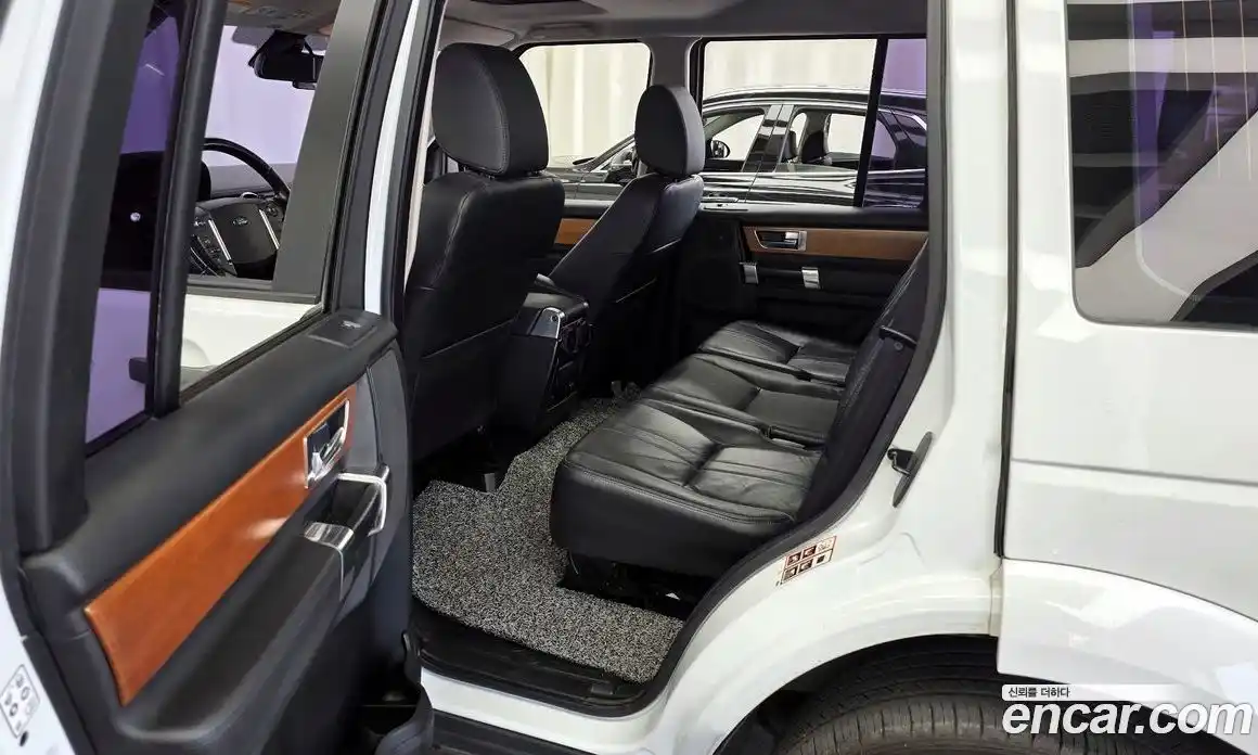 Land Rover Discovery 2013 3.0 автомат (гидро), фото 16