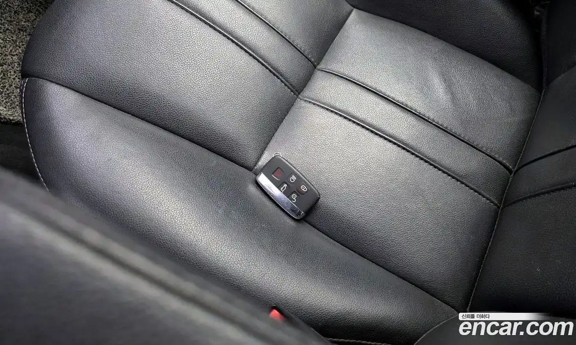 Land Rover Discovery 2013 3.0 автомат (гидро), фото 34