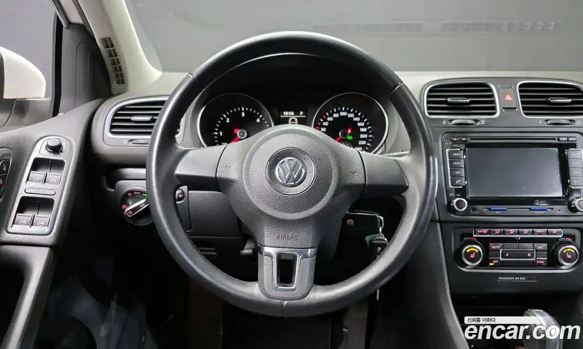 Volkswagen Golf 2012 2.0 автомат (гидро), фото 13