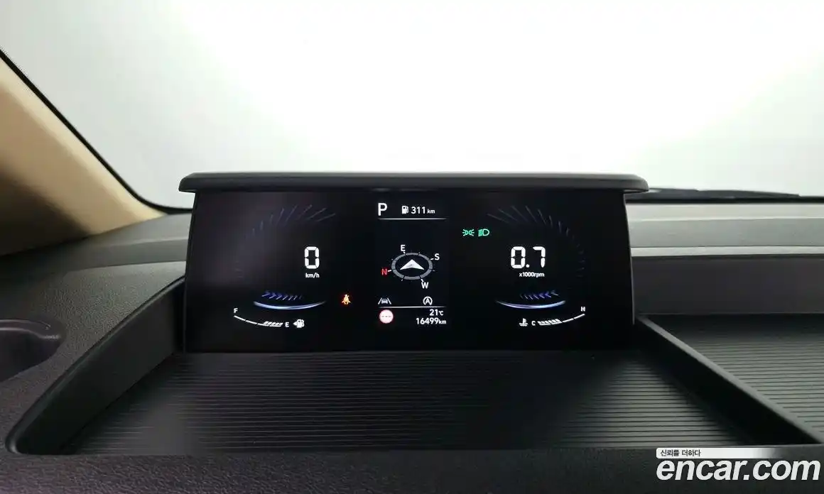 Hyundai Staria 2023 2.2 автомат (гидро), фото 11