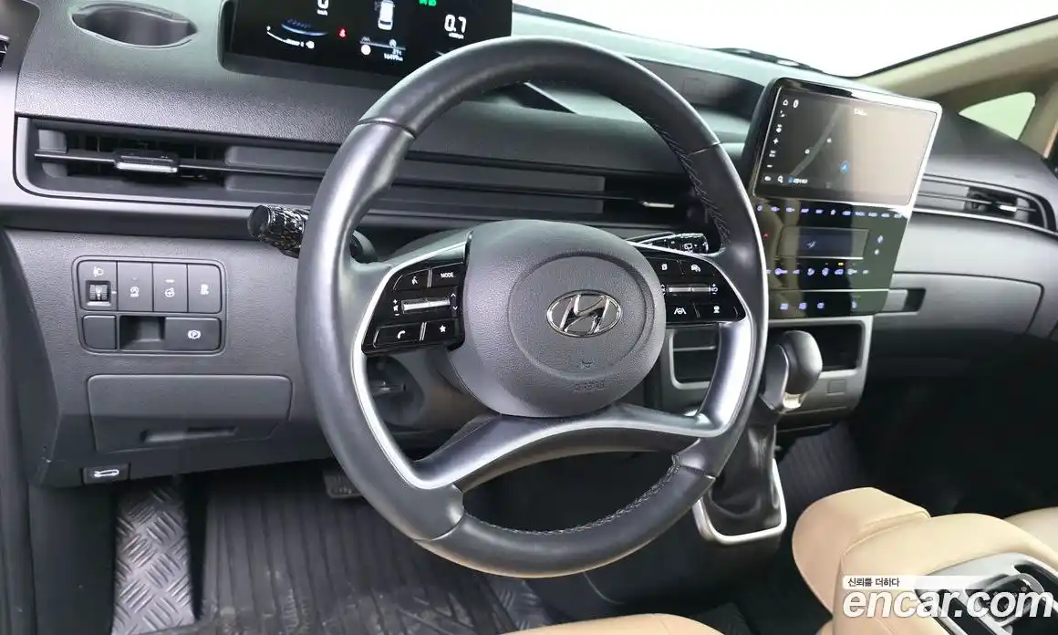 Hyundai Staria 2023 2.2 автомат (гидро), фото 19