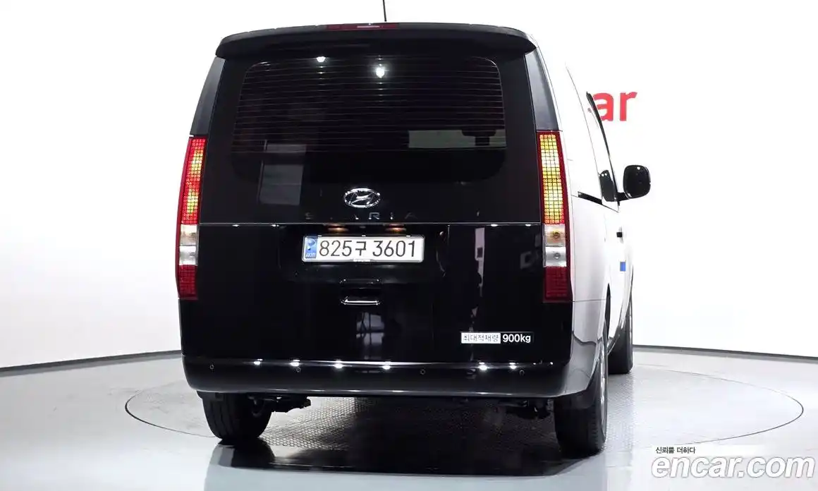 Hyundai Staria 2023 2.2 автомат (гидро), фото 4