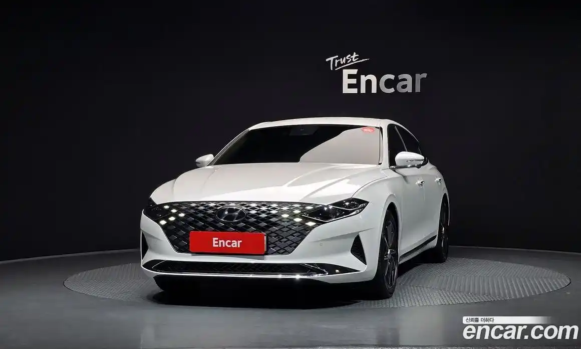 Hyundai Grandeur 2022 2.5 автомат (гидро), фото 3