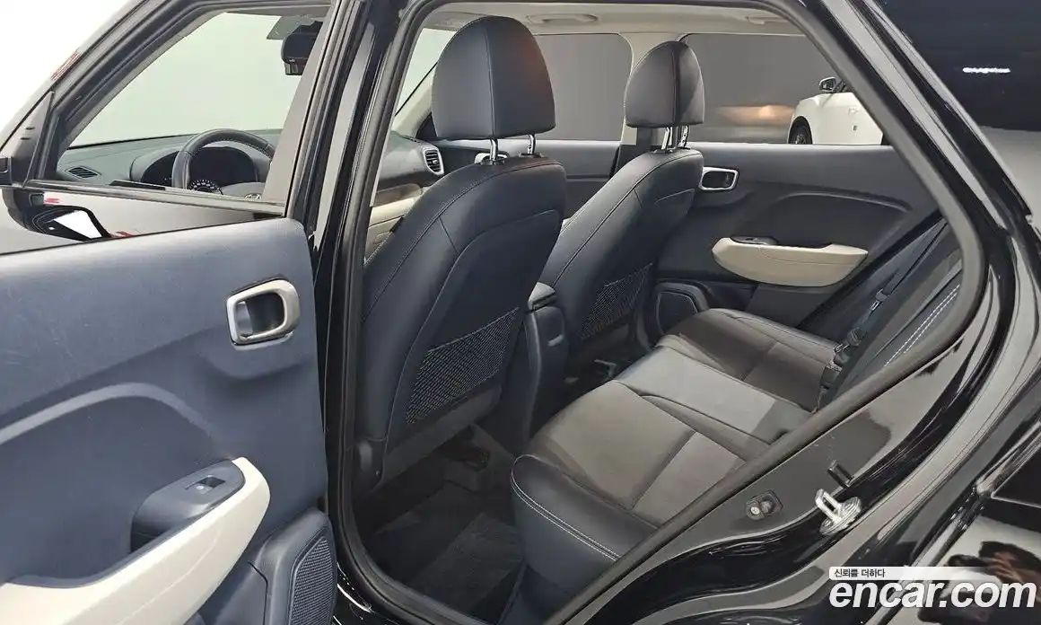 Hyundai Venue 2020 1.6 автомат (гидро), фото 12