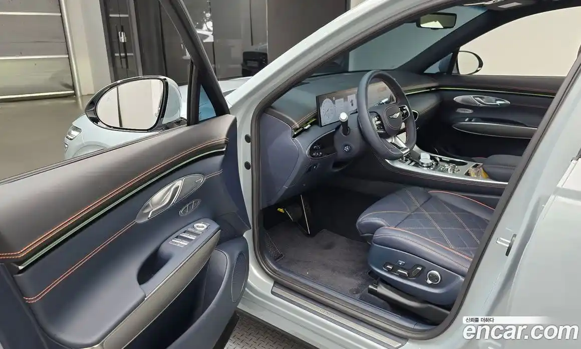 Genesis GV70 2025 2.5 автомат (гидро), фото 13