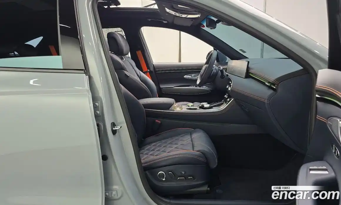 Genesis GV70 2025 2.5 автомат (гидро), фото 16