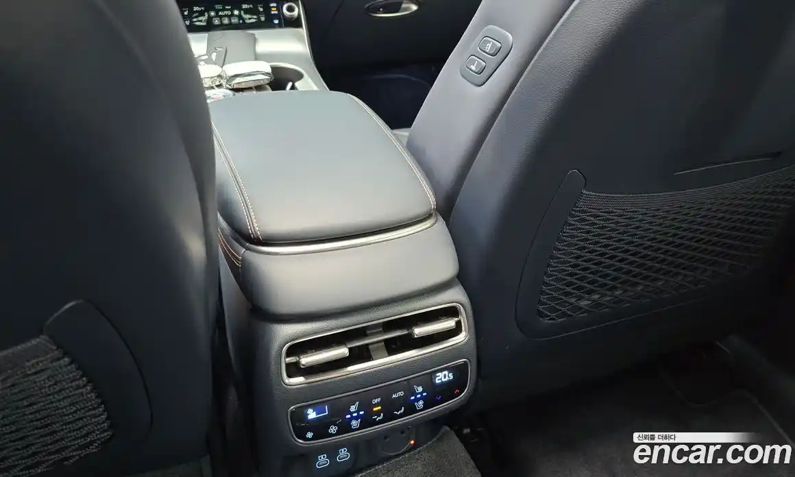 Genesis GV70 2025 2.5 автомат (гидро), фото 26