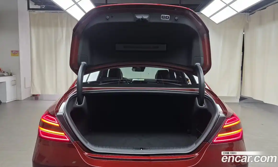 Genesis G70 2024 3.3 автомат (гидро), фото 23