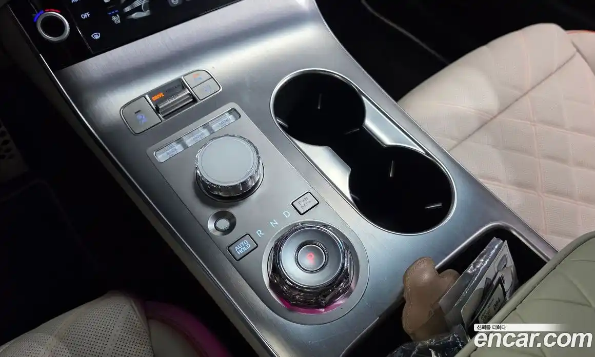 Genesis GV70 2025 2.5 автомат (гидро), фото 9