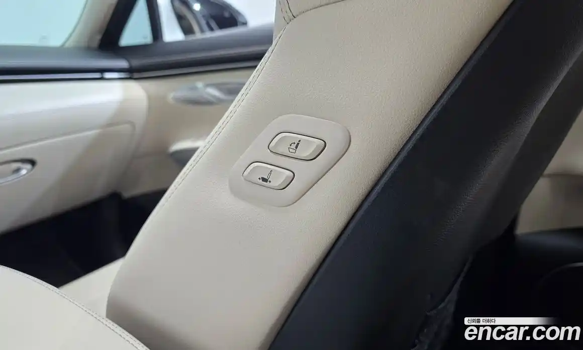 Genesis GV70 2023 2.5 автомат (гидро), фото 28