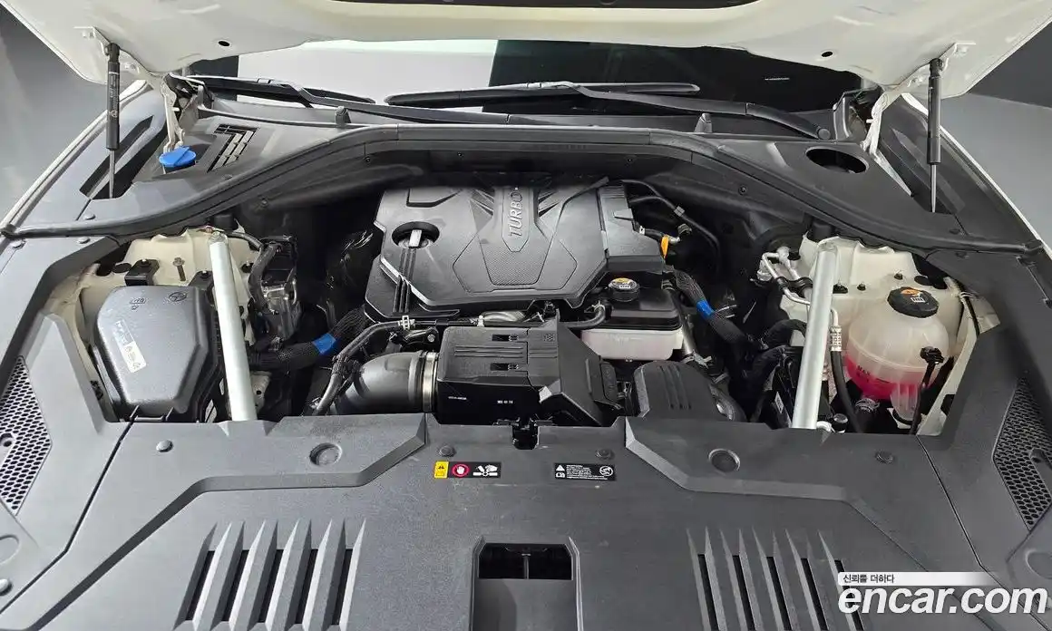 Genesis GV70 2023 2.5 автомат (гидро), фото 6