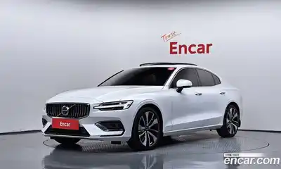 Volvo S60, 2023, 47 341 км
