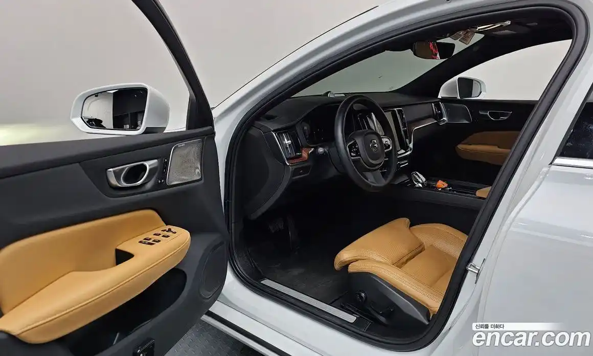 Volvo S60 2023 2.0 автомат (гидро), фото 13