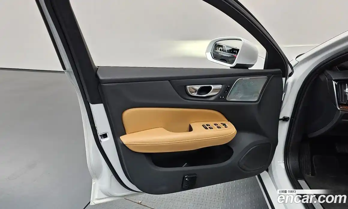 Volvo S60 2023 2.0 автомат (гидро), фото 14