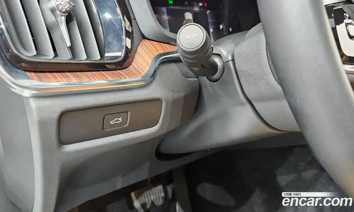 Volvo S60 2023 2.0 автомат (гидро), фото 29