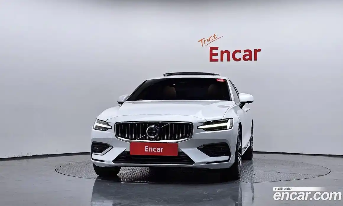 Volvo S60 2023 2.0 автомат (гидро), фото 3