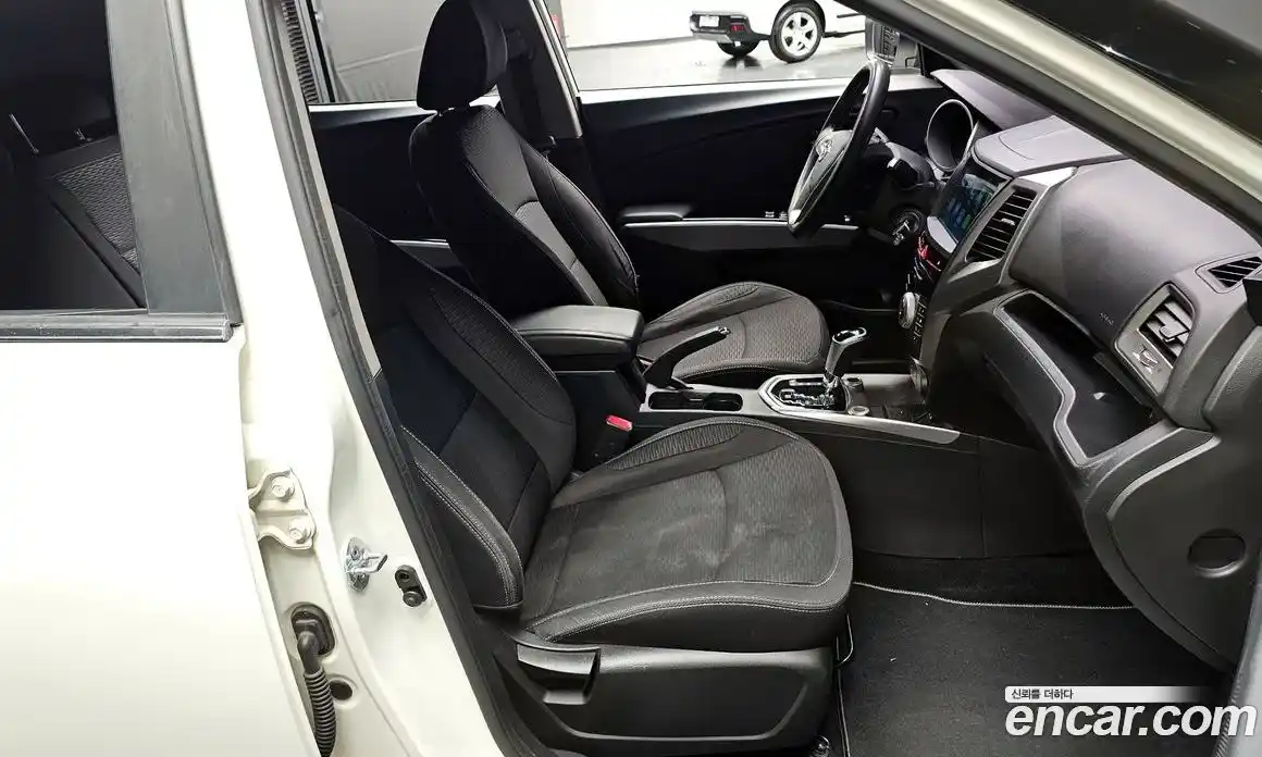 SsangYong TIBOLI 2015 1.6 автомат (гидро), фото 10