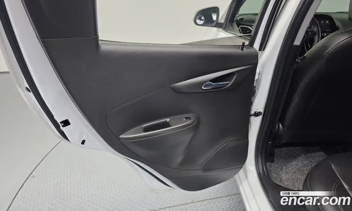 Chevrolet Spark 2022 1.0 автомат (гидро), фото 15