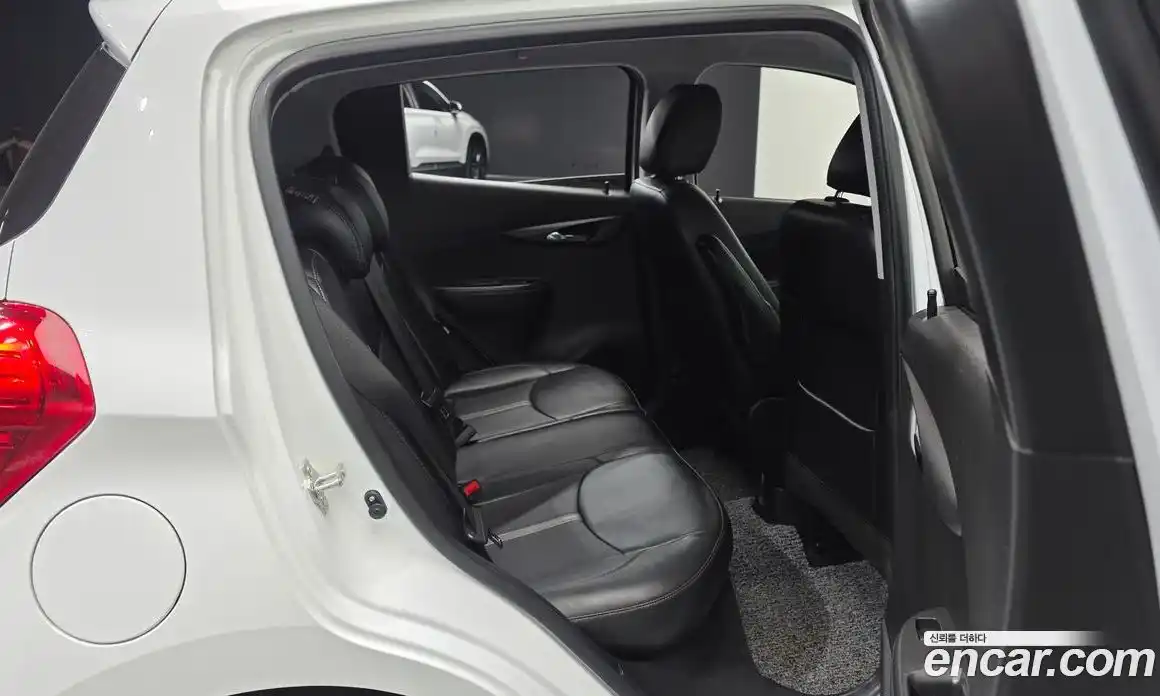 Chevrolet Spark 2022 1.0 автомат (гидро), фото 17