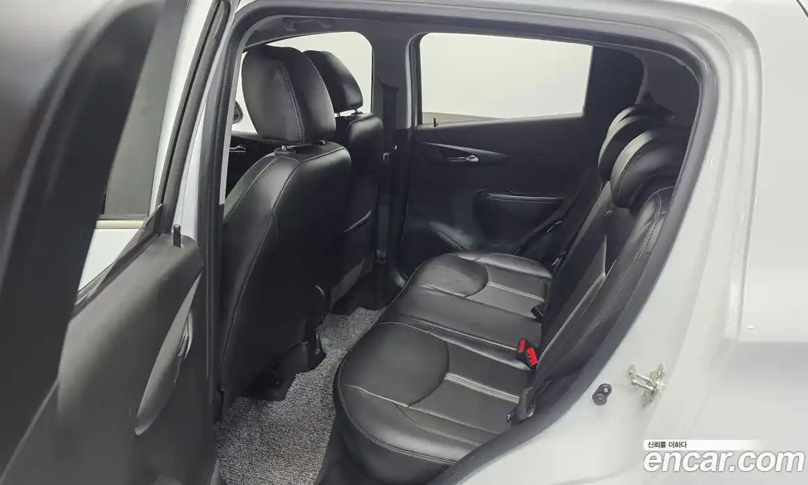 Chevrolet Spark 2022 1.0 автомат (гидро), фото 19