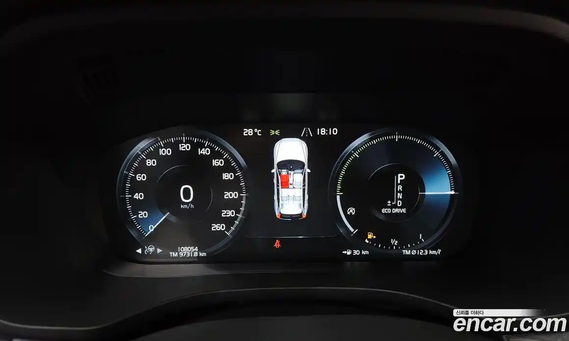 Volvo XC60 2018 2.0 автомат (гидро), фото 11