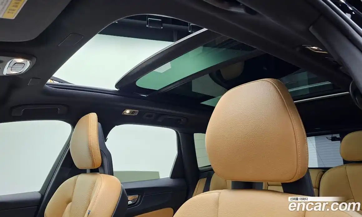 Volvo XC60 2018 2.0 автомат (гидро), фото 25
