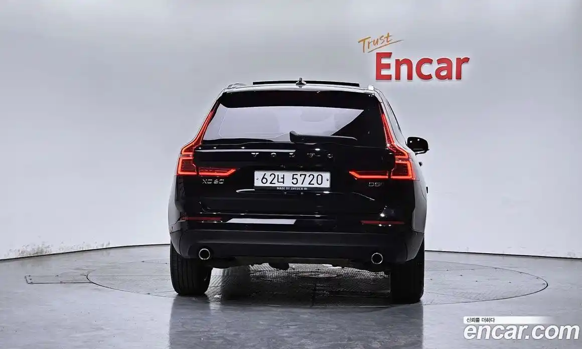 Volvo XC60 2018 2.0 автомат (гидро), фото 4
