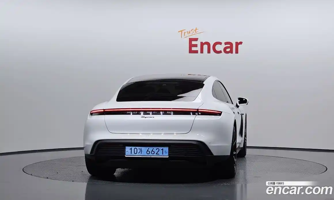 Porsche Taycan 2023 0.1 автомат (гидро), фото 4