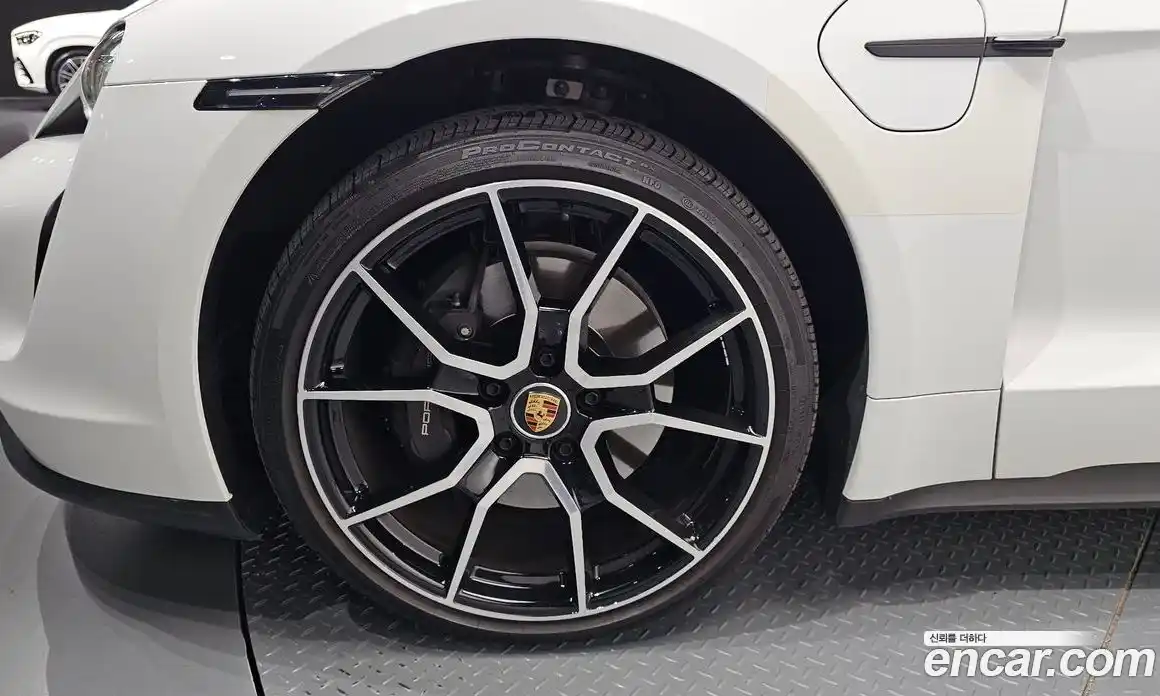 Porsche Taycan 2023 0.1 автомат (гидро), фото 5