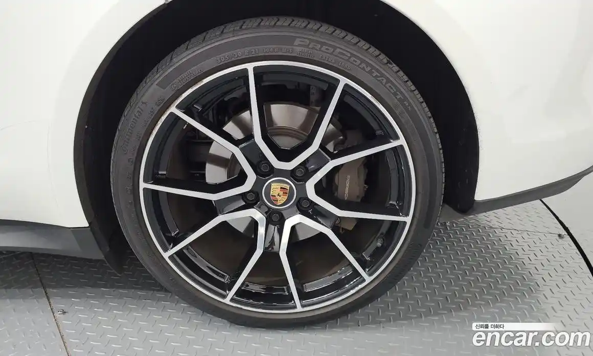 Porsche Taycan 2023 0.1 автомат (гидро), фото 7