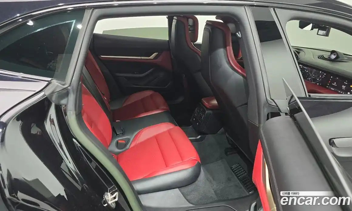 Porsche Taycan 2022 0.1 автомат (гидро), фото 17
