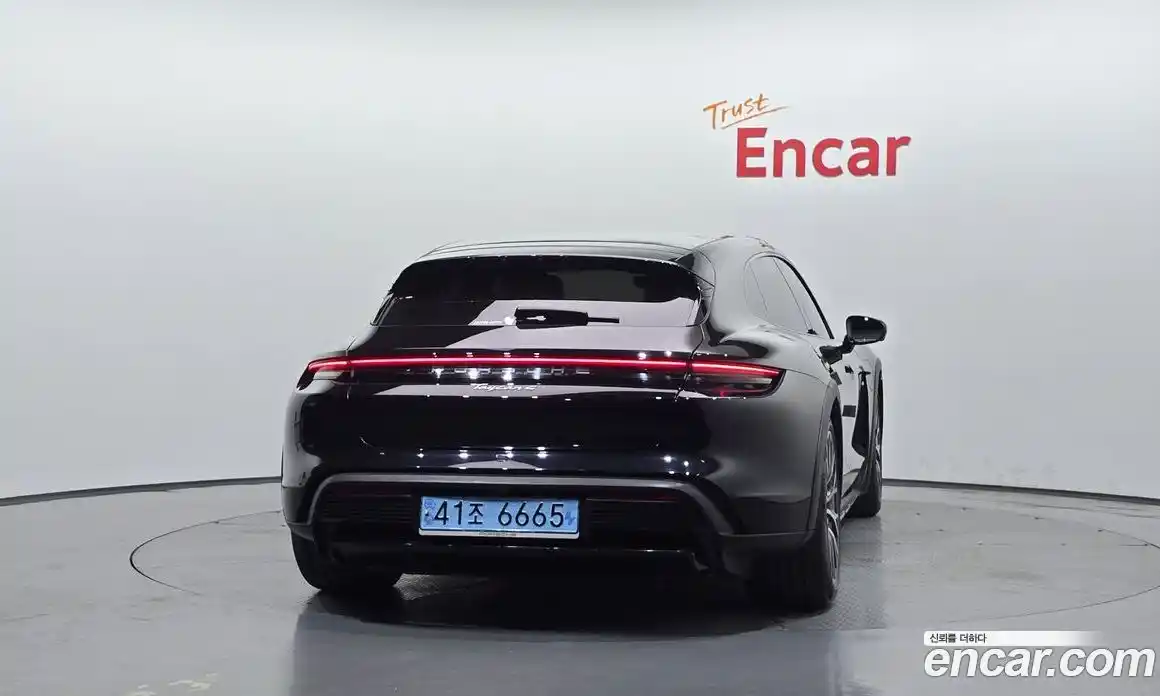 Porsche Taycan 2022 0.1 автомат (гидро), фото 4