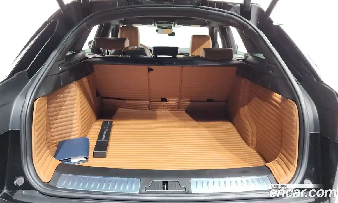 Land Rover Range Rover Velar 2019 3.0 автомат (гидро), фото 24
