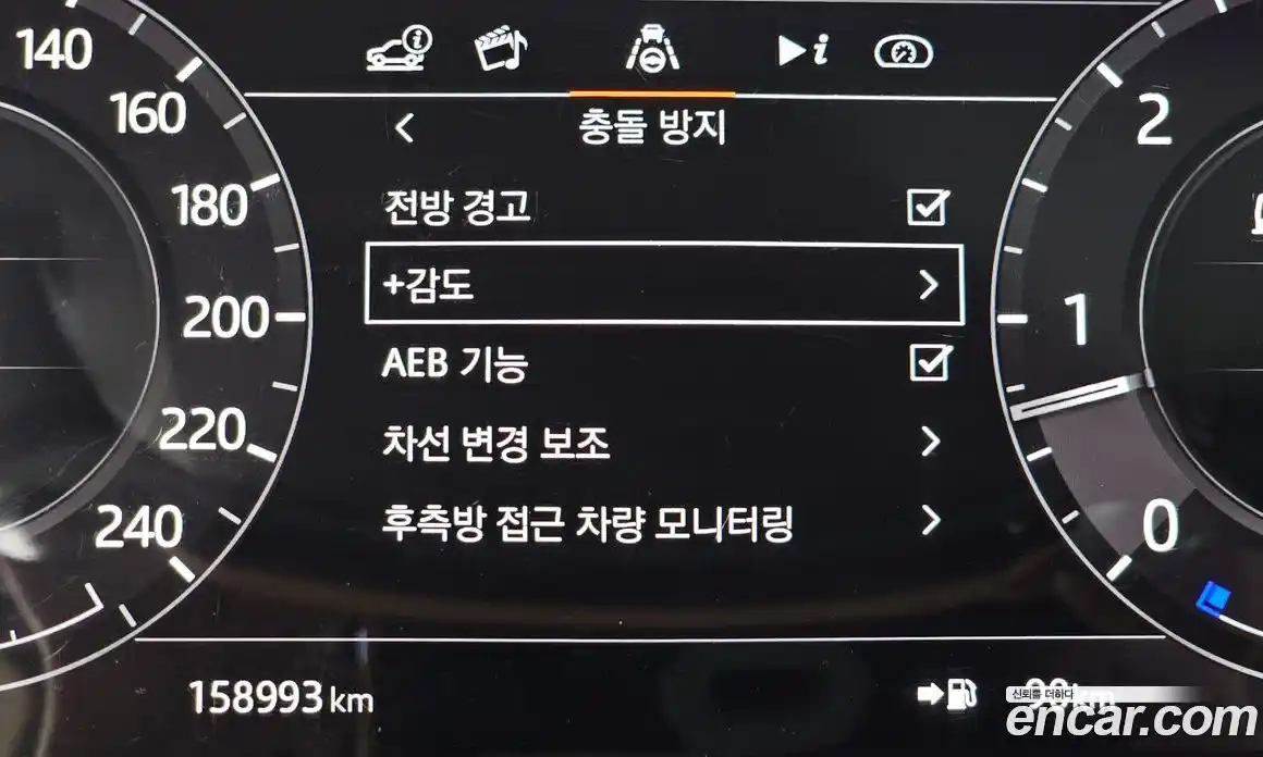 Land Rover Range Rover 2020 4.4 автомат (гидро), фото 16