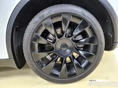 Tesla Model Y 2023 0.2 автомат (гидро), миниатюра 5 Tesla Model Y 2023 0.2 автомат (гидро), миниатюра 5