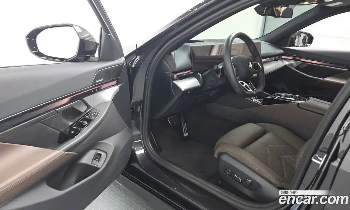 BMW 5 серия 2025 2.0 автомат (гидро), фото 13