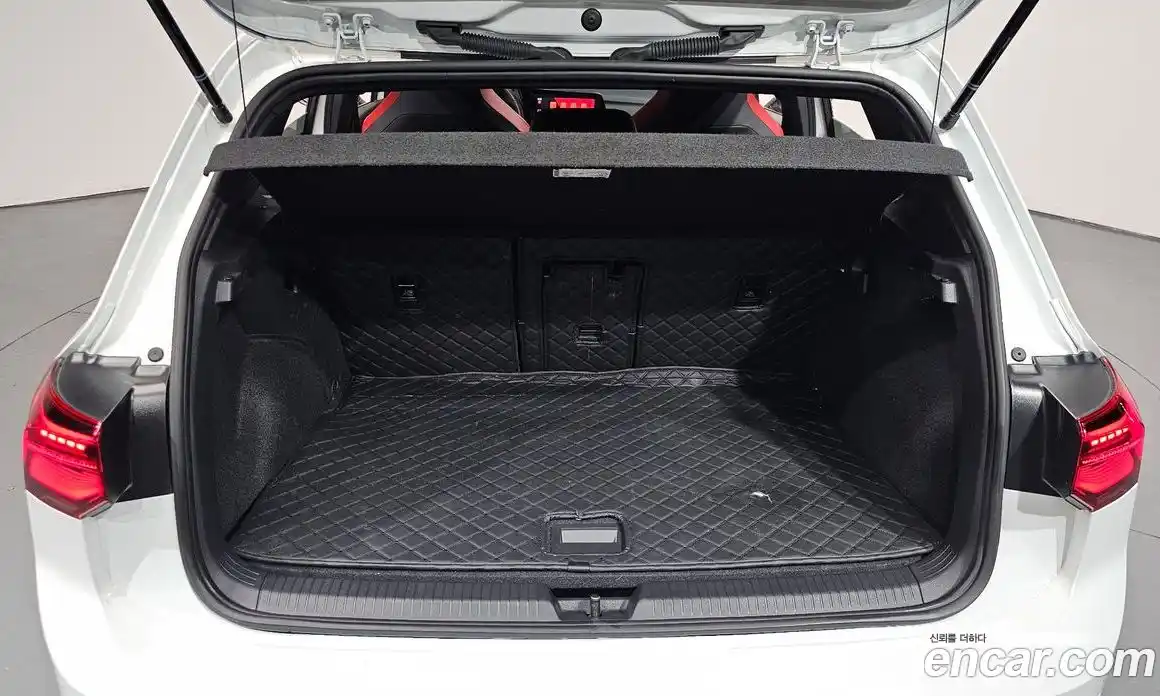 Volkswagen Golf 2024 2.0 автомат (гидро), фото 25