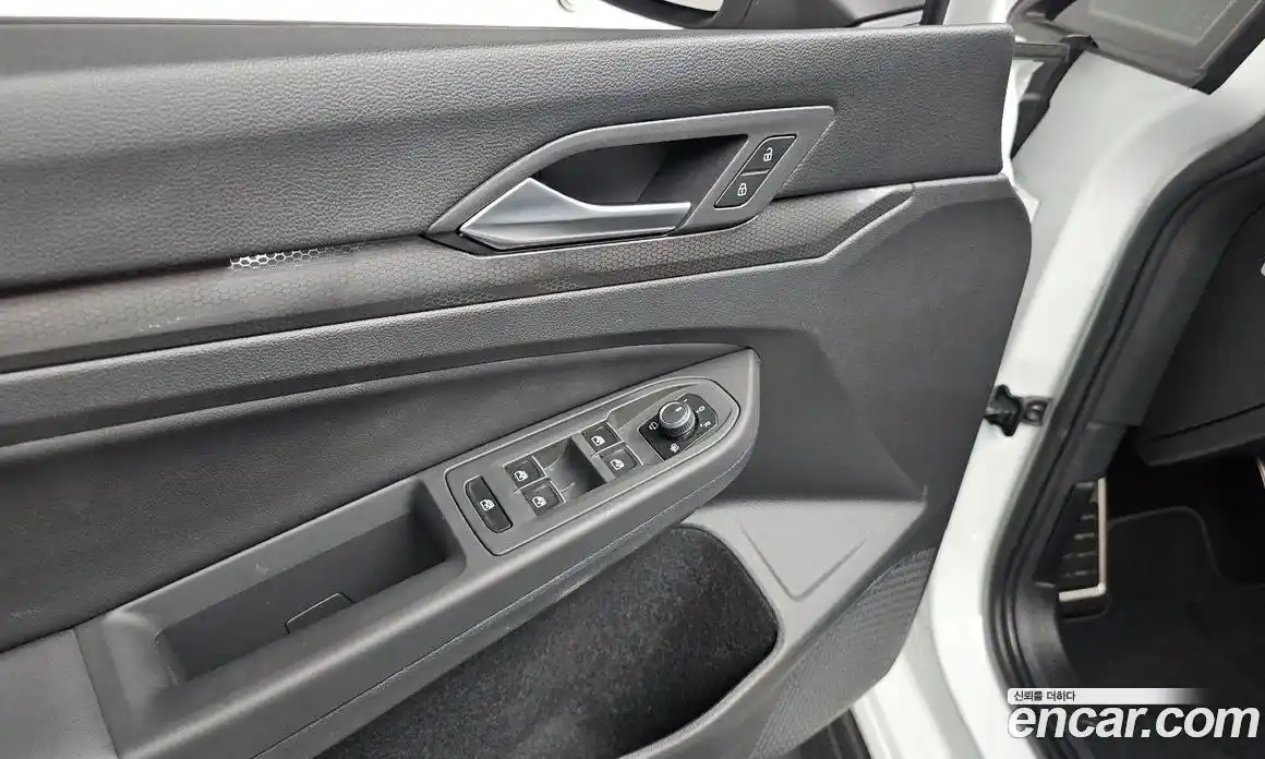 Volkswagen Golf 2024 2.0 автомат (гидро), фото 27