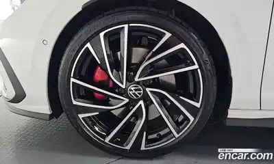 Volkswagen Golf 2024 2.0 автомат (гидро), миниатюра 4
