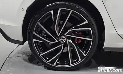 Volkswagen Golf 2024 2.0 автомат (гидро), миниатюра 6