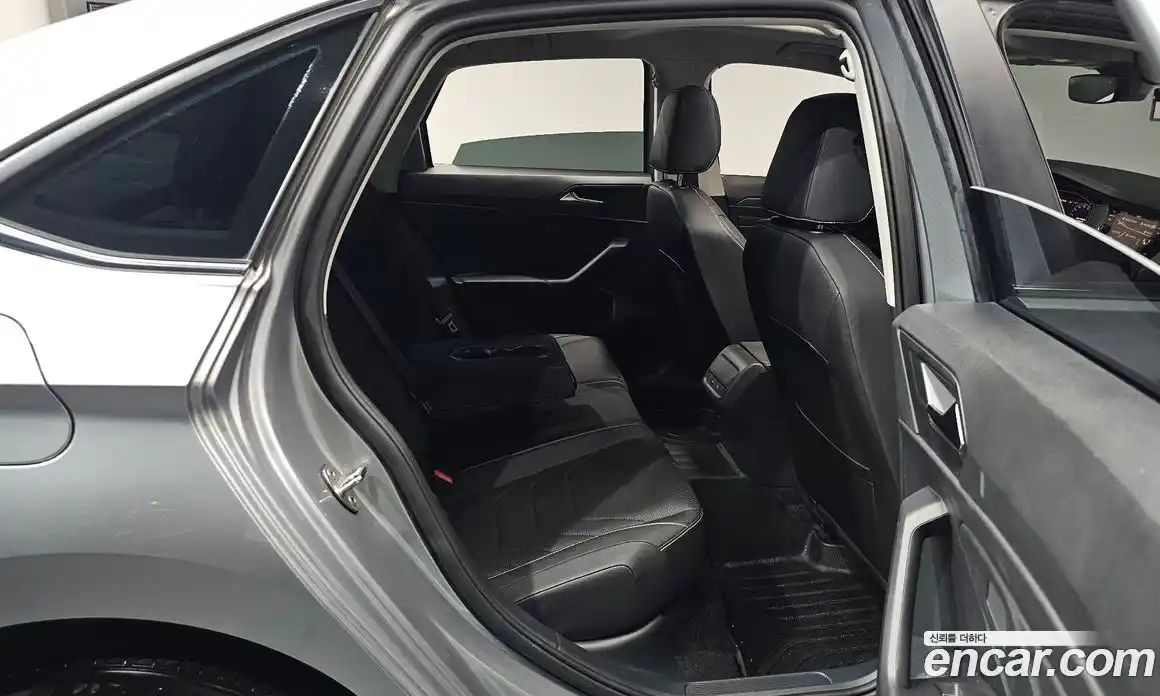 Volkswagen Jetta 2023 1.5 автомат (гидро), фото 17