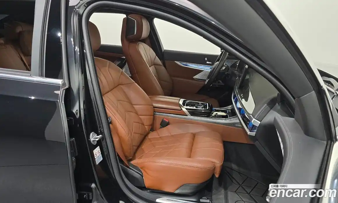 BMW i7 2025 0.3 автомат (гидро), фото 16