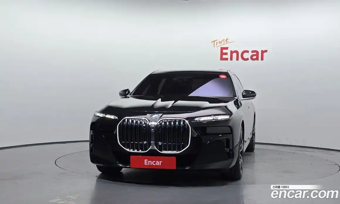 BMW i7 2025 0.3 автомат (гидро), фото 3