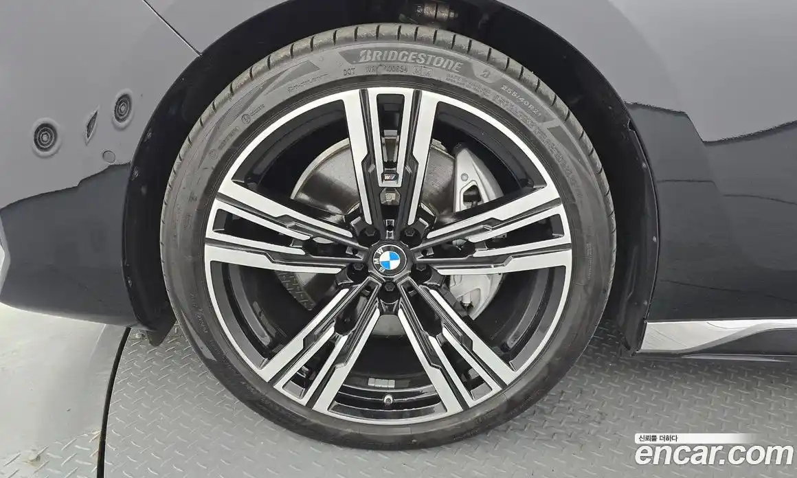 BMW i7 2025 0.3 автомат (гидро), фото 5