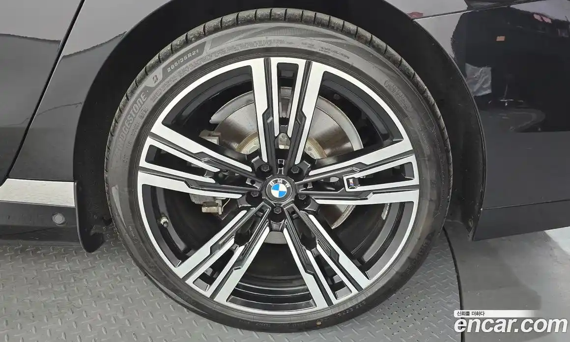 BMW i7 2025 0.3 автомат (гидро), фото 7