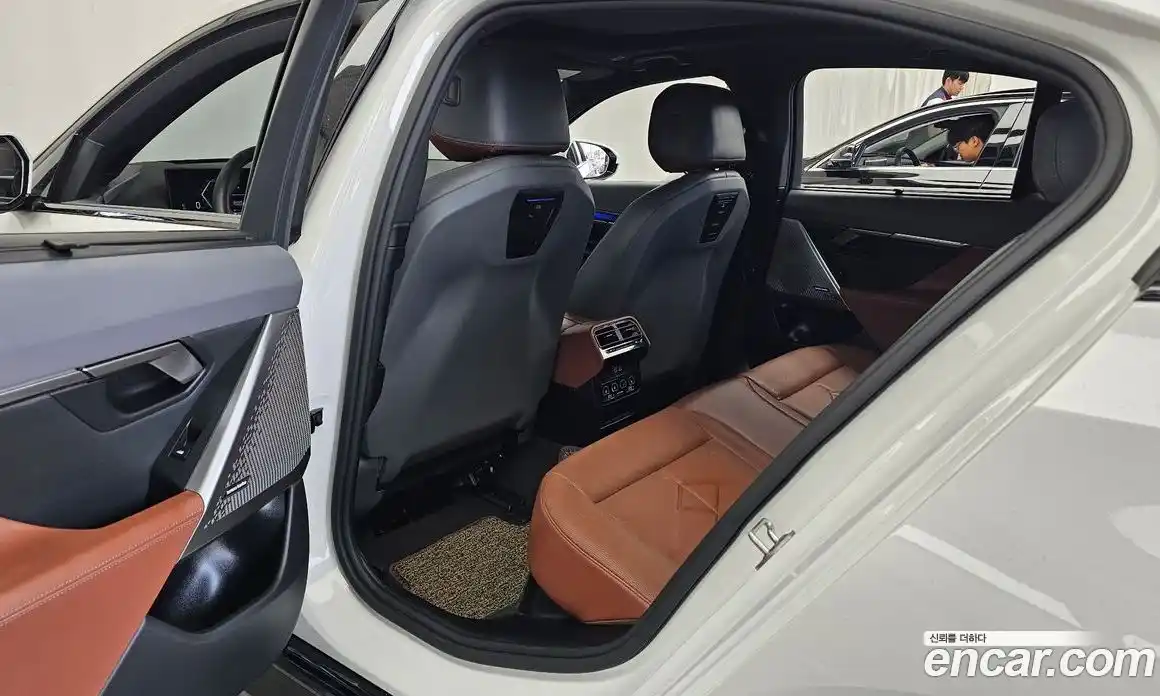 BMW 5 серия 2024 2.0 автомат (гидро), фото 16