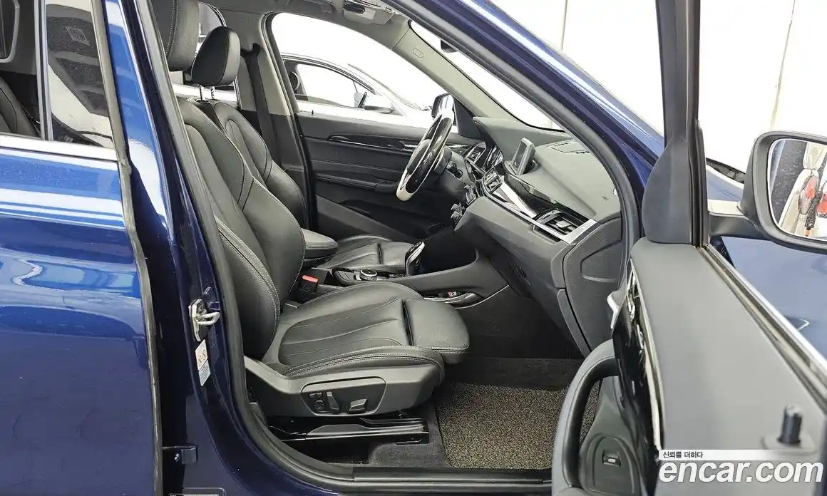 BMW X1 2019 2.0 автомат (гидро), фото 11