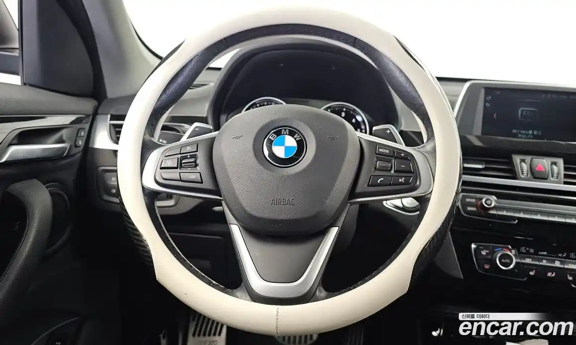 BMW X1 2019 2.0 автомат (гидро), фото 13