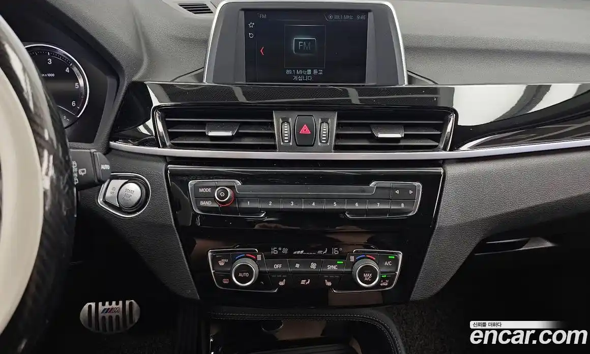 BMW X1 2019 2.0 автомат (гидро), фото 14
